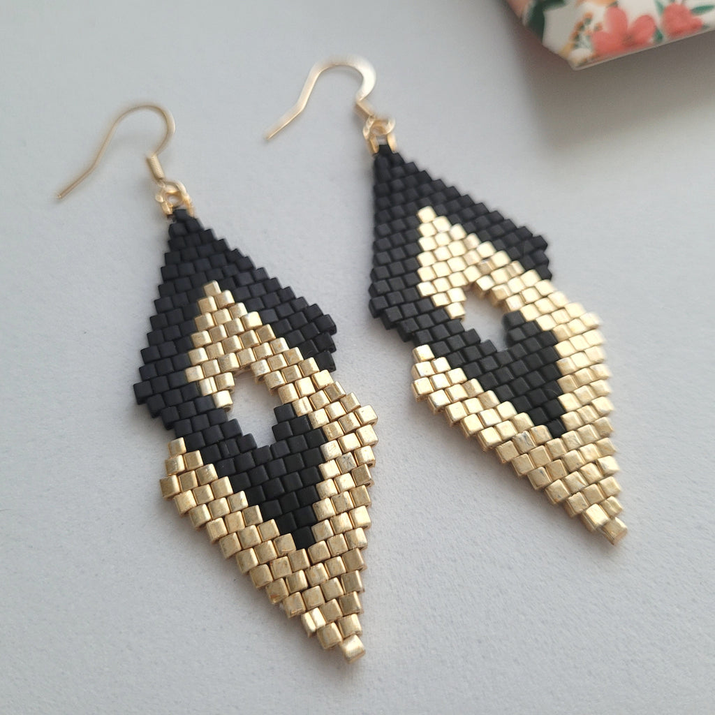 Pendientes cubos hechos a mano con cuentas Miyuki