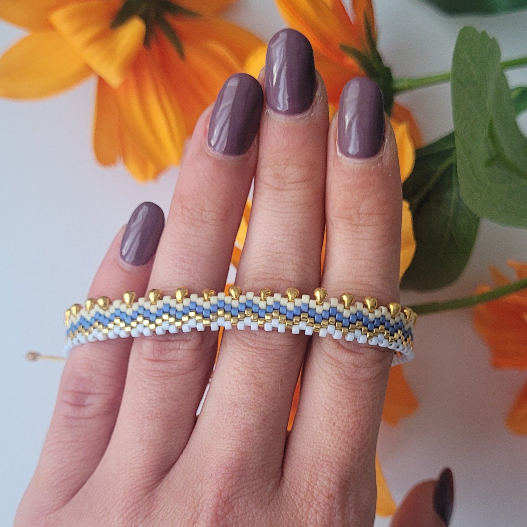 Pulseras hechas a mano con cuentas miyuki y cierre de macramé