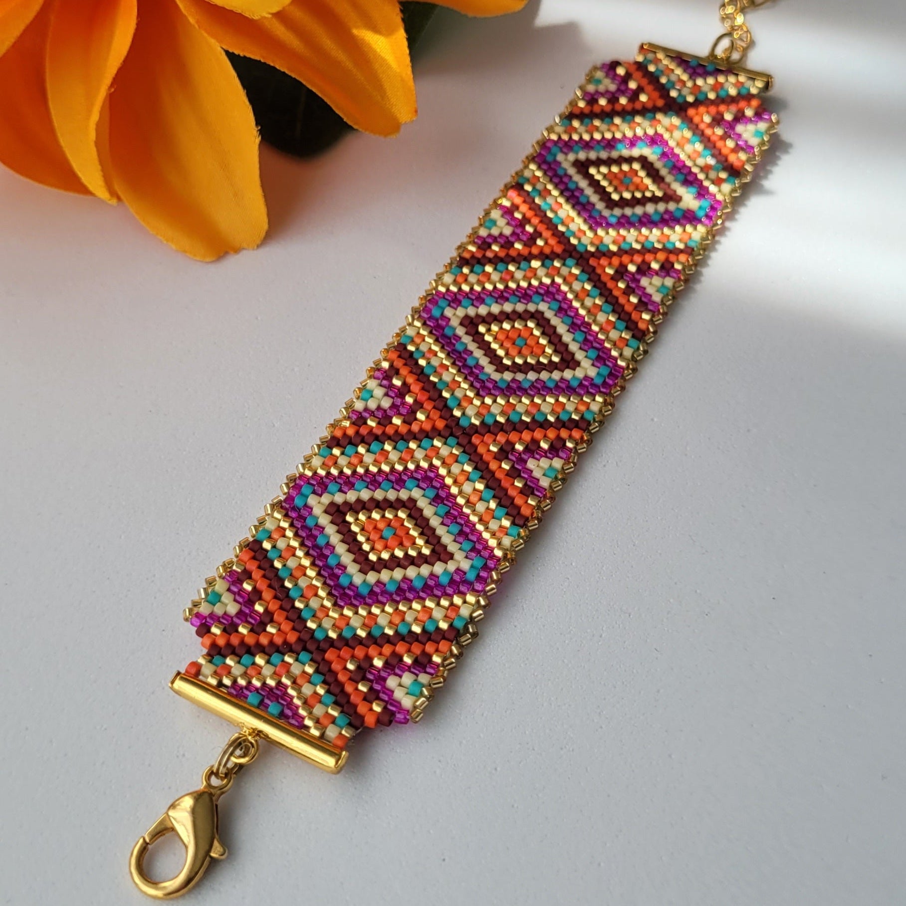 brazalete boho hecho a mano con cuentas miyuki