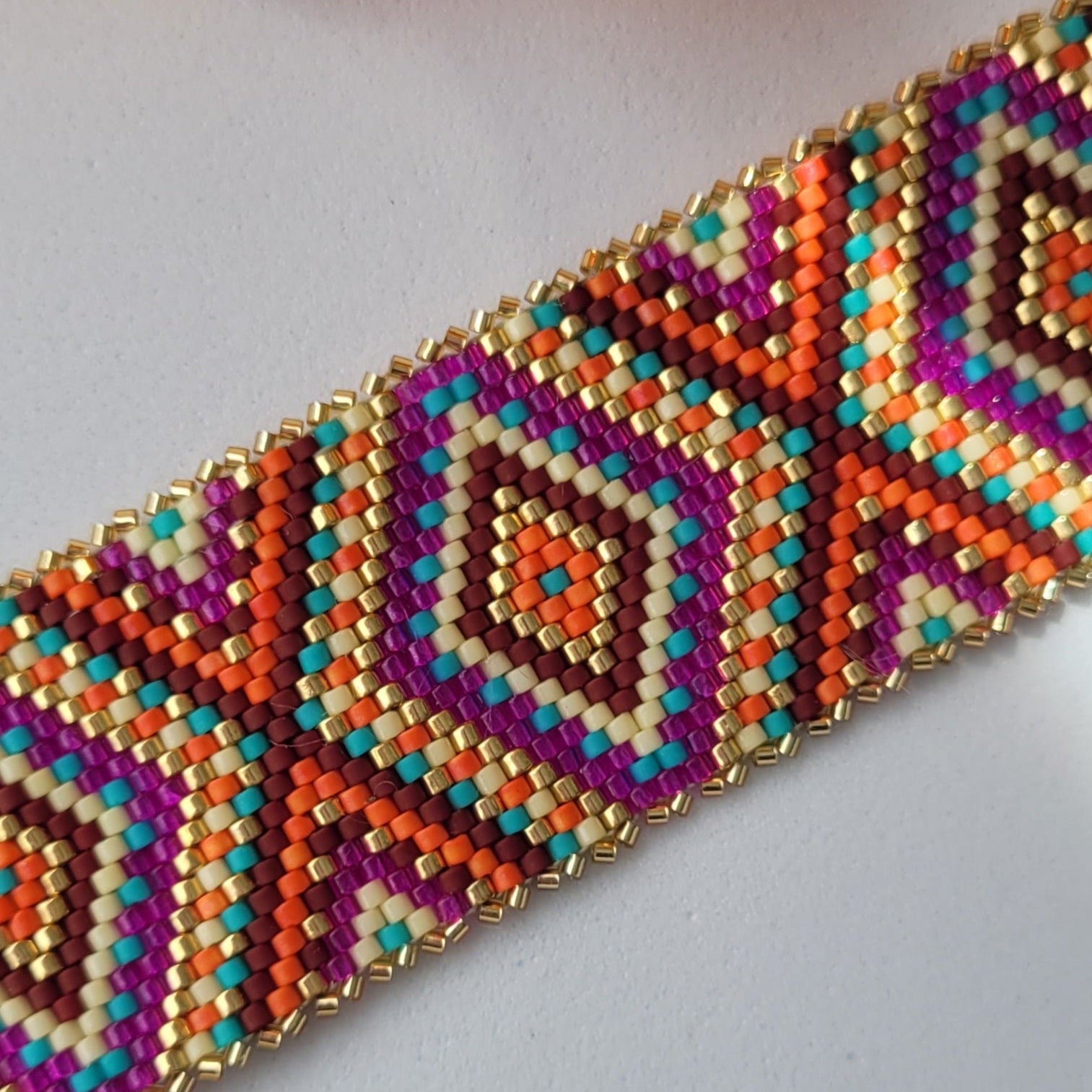 brazalete boho hecho a mano con cuentas miyuki