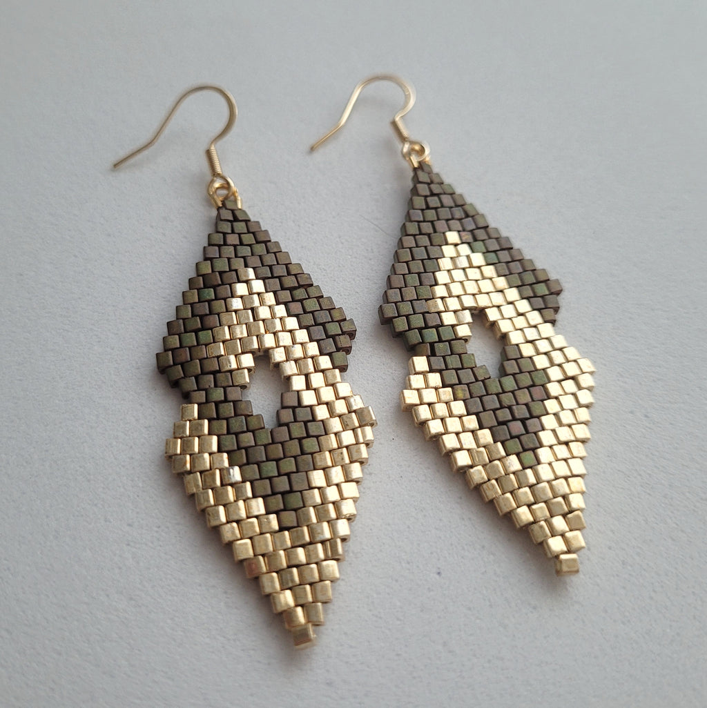 Pendientes cubos hechos a mano con cuentas Miyuki