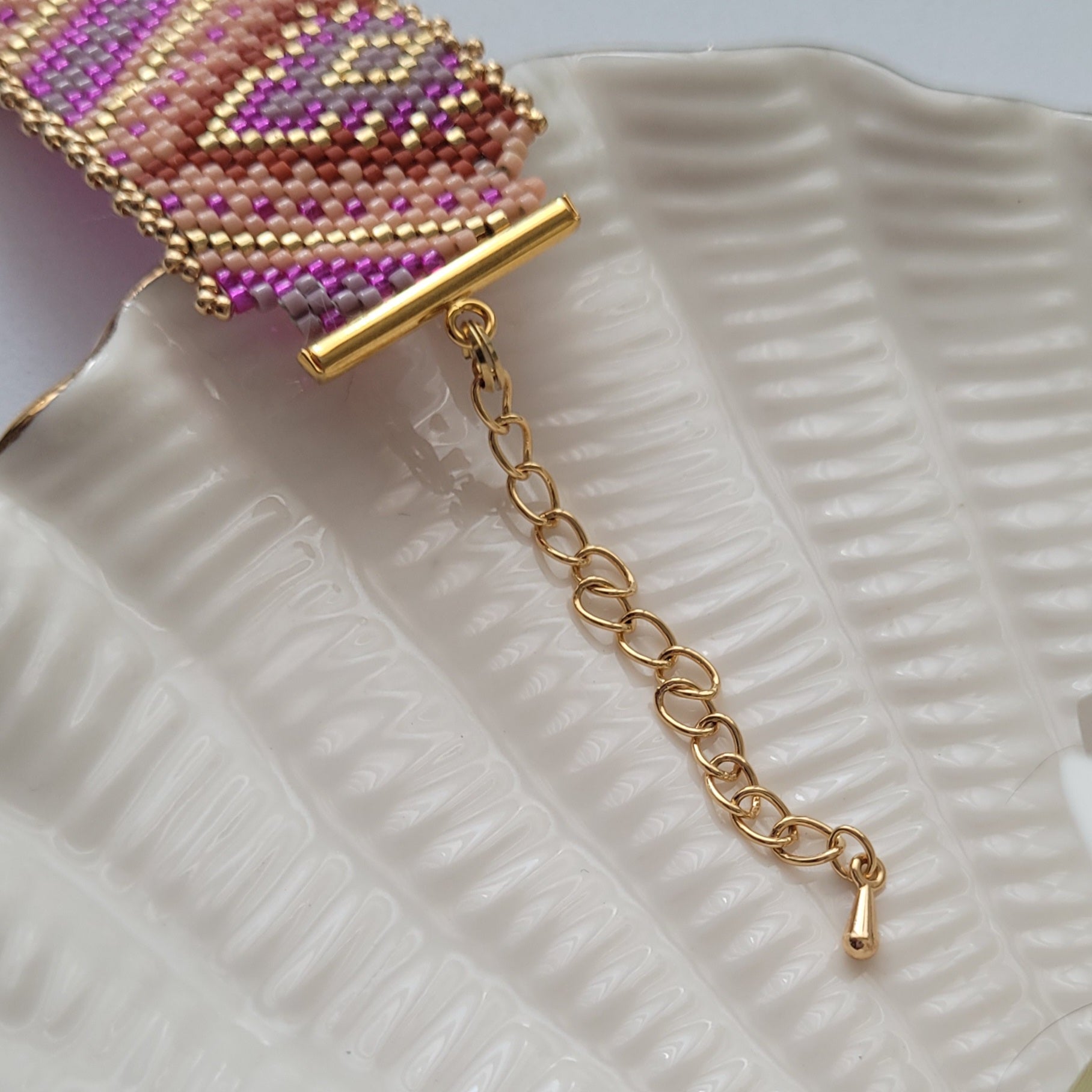 brazalete boho hecho a mano con cuentas miyuki