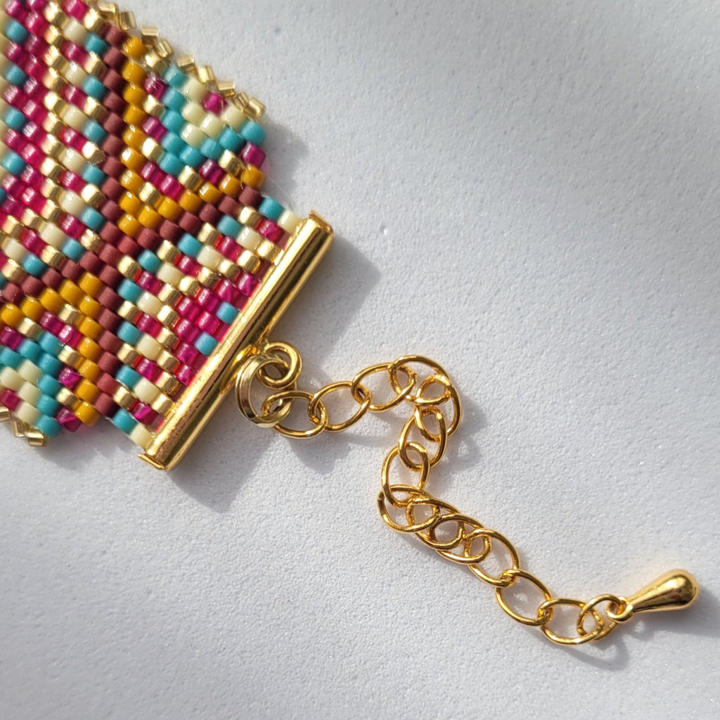 brazalete boho hecho a mano con cuentas miyuki