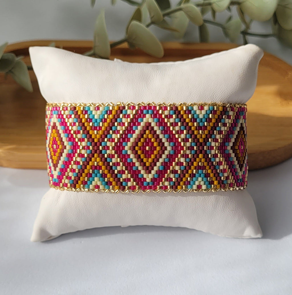 brazalete boho hecho a mano con cuentas miyuki