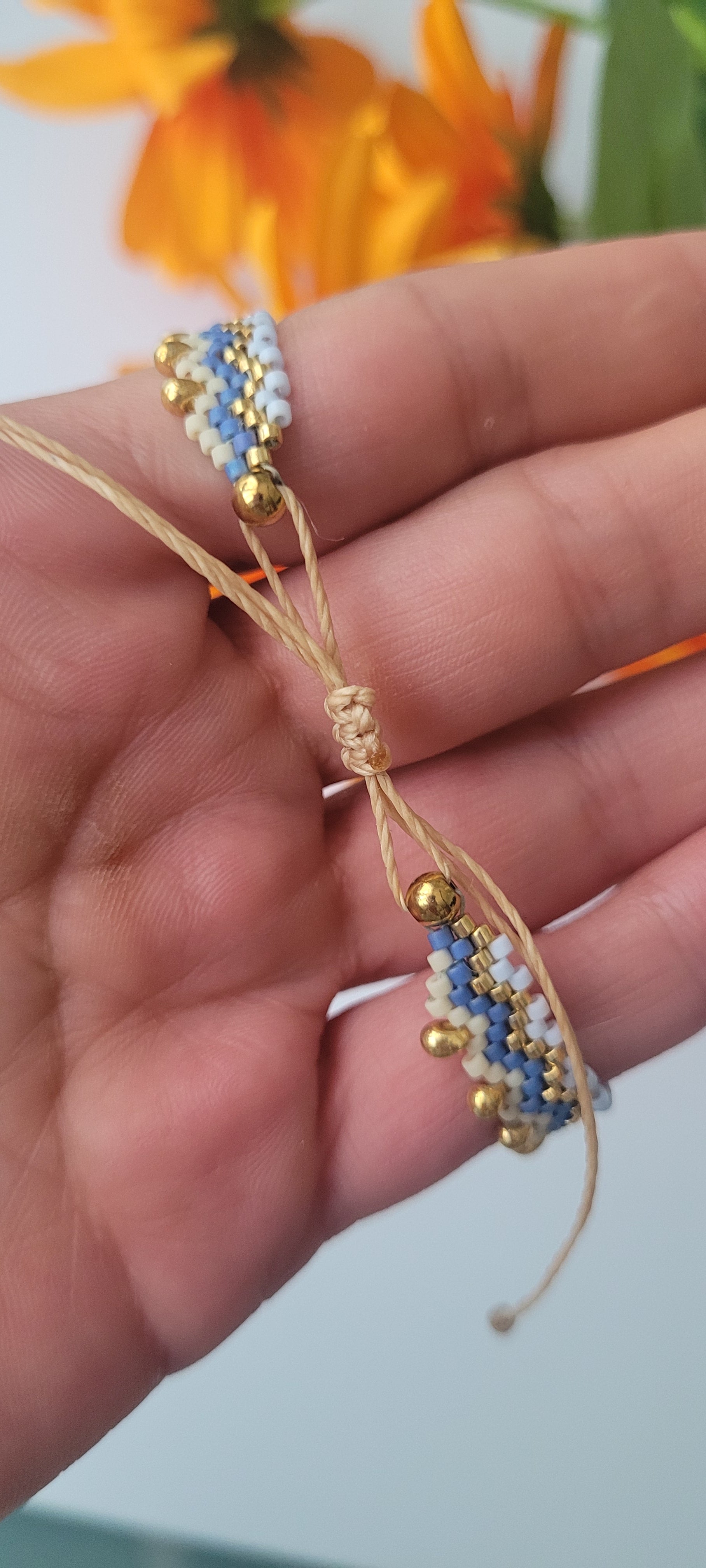 Pulseras hechas a mano con cuentas miyuki y cierre de macramé
