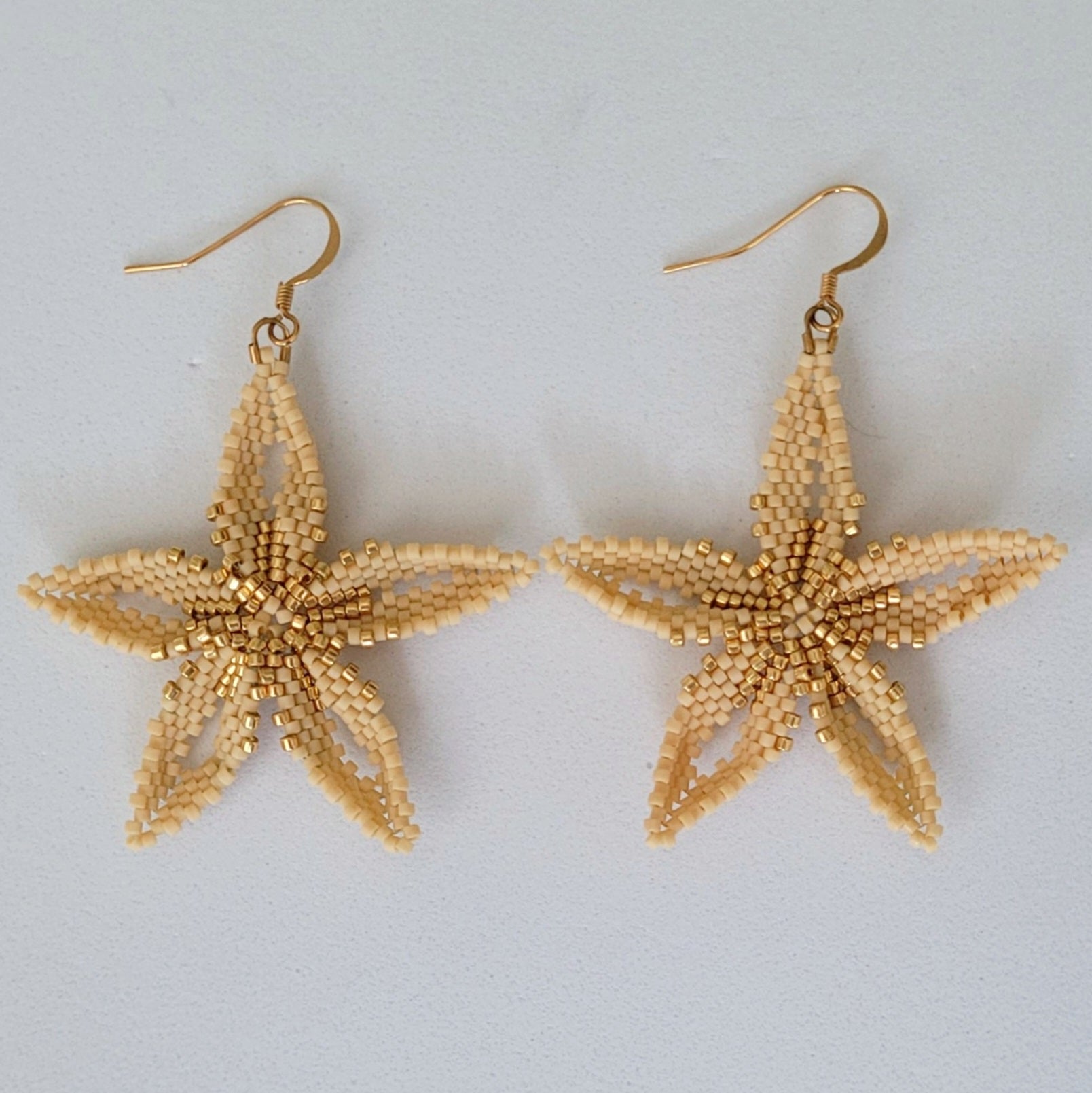 Pendientes flores hechos a mano con cuentas miyuki