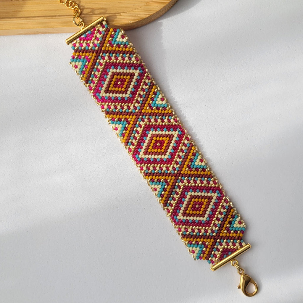 brazalete boho hecho a mano con cuentas miyuki